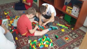 LEGO Hungary volunteers help embellishing school yard